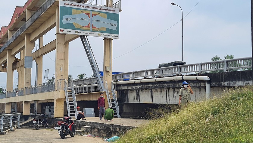 Phát hiện người đàn ông tử vong dưới gầm cầu Bảo Định