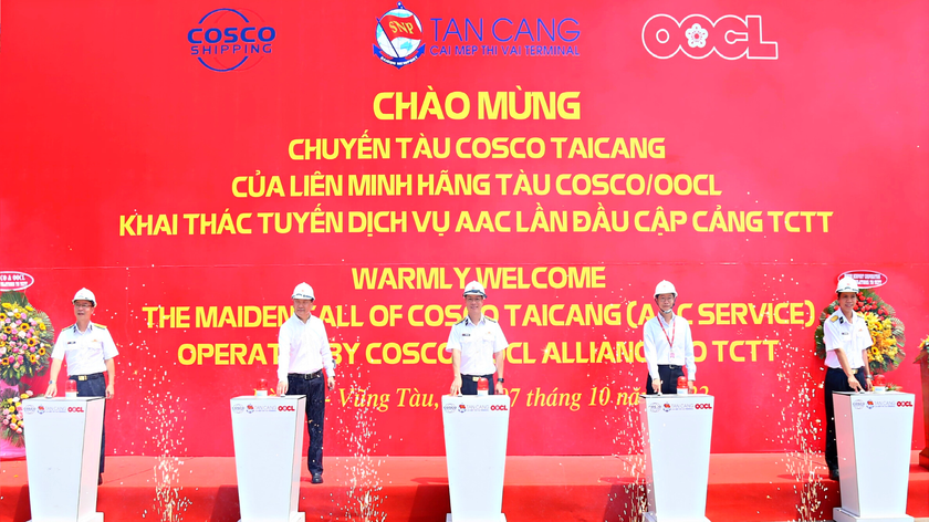  Tân Cảng - Cái Mép Thị Vải đón tuyến dịch vụ AAC của hãng tàu COSCO/OOCL cập cảng