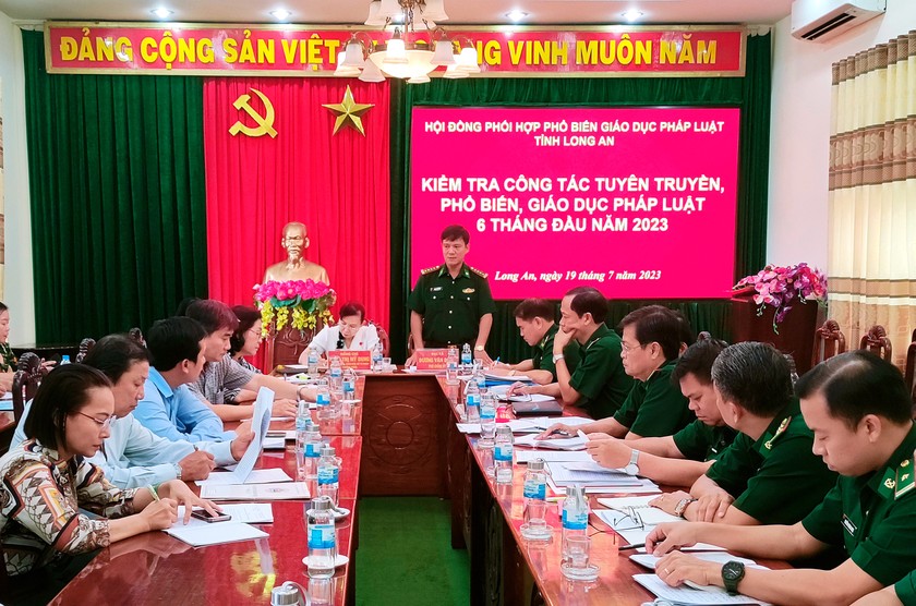 Long An: Kiểm tra công tác tuyên truyền PBGDPL tại Bộ Chỉ huy Bộ đội biên phòng 