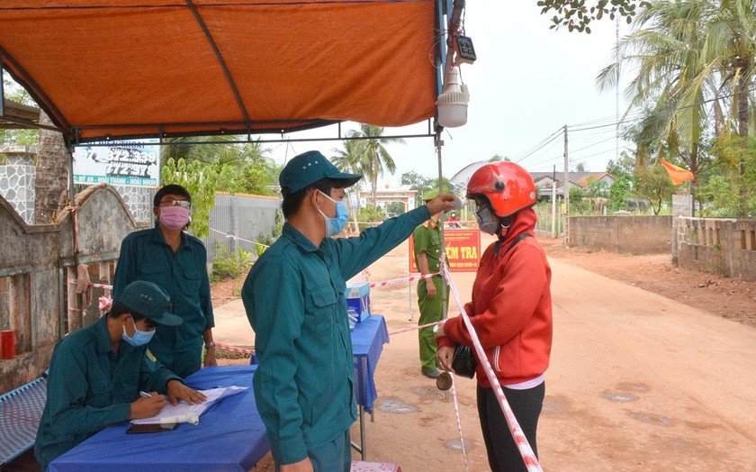 Một chốt kiểm tra y tế phòng, chống dịch COVID-19. Ảnh: Tiểu ban tuyên truyền phòng, chống dịch COVID-19 Bình Định.