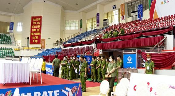 Công an thành phố Ninh Bình huy động tối đa lực lượng để bảo đảm an ninh, trật tự tại điểm tổ chức thi đấu Sea Games 31.