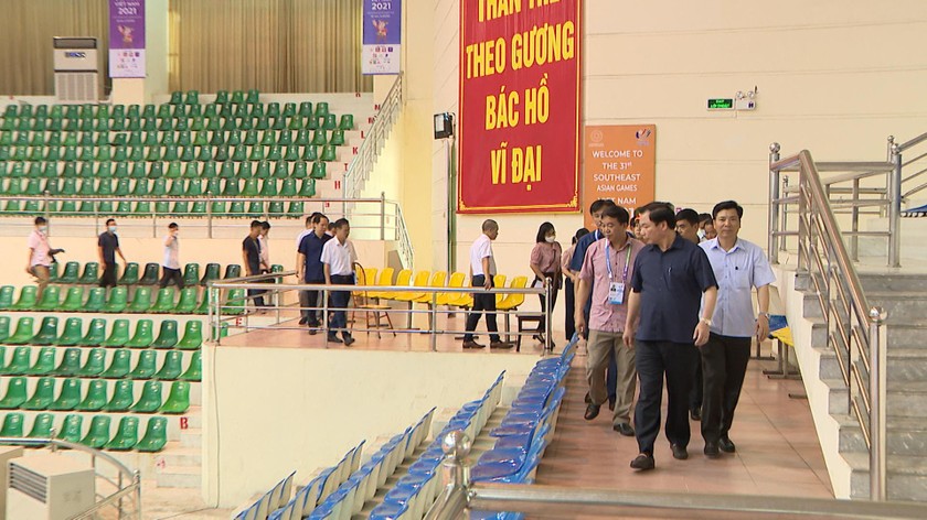 Ông Tống Quang Thìn, Phó Chủ tịch Thường trực UBND tỉnh Ninh Bình kiểm tra công tác chuẩn bị SEA Games 31