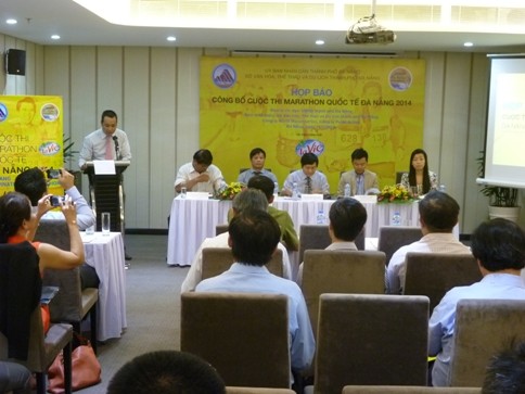 Đà Nẵng: Phân đấu thu hút 4.200 tham dự Marathon quốc tế 2014