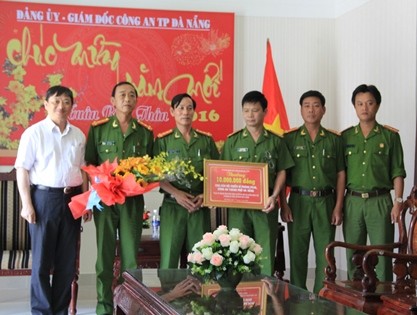 Đà Nẵng thưởng nóng cho Phòng cảnh sát môi trường