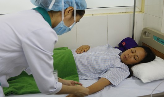 Một du khách đang điều trị tại Bệnh viện Hoàn Mỹ Đà Nẵng