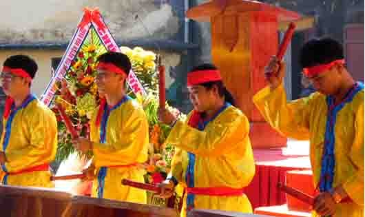 Lễ hội đình làng cổ Túy Loan