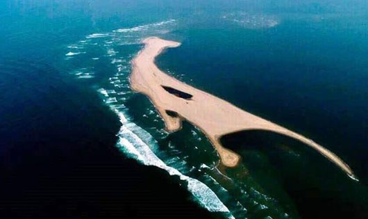 Cồn cát hình thành ở biển Hội An thời gian qua