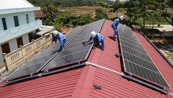 Lắp đặt điện mặt trời mái nhà