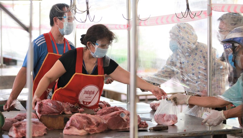Một số chợ truyền thống ở Đà Nẵng đã mở cửa trở lại để cung ứng lương thực, thực phẩm cho người dân.