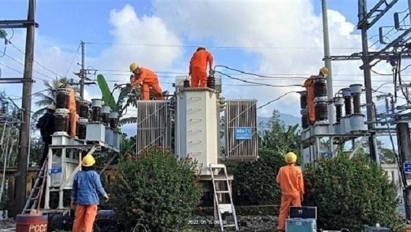 Xử lý tiếp xúc, thay máy cắt 331/T11 và vệ sinh trạm T11. 