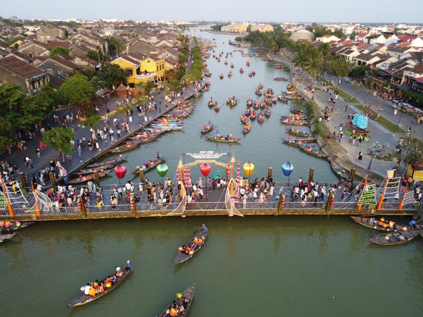 Trong không khí phấn khởi, hân hoan chào đón xuân mới, dịp Tết cổ truyền này, Hội An tổ chức nhiều hoạt động, sự kiện hấp dẫn để phục vụ du khách.