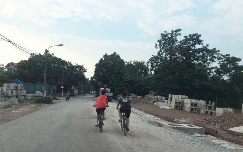 Nhếch nhác, tiềm ẩn nguy cơ tai nạn giao thông tại dự án đường Mai Hắc Đế (Vĩnh Phúc)  ảnh 7