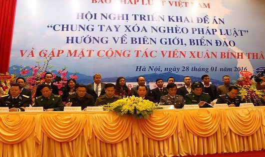 Các cơ quan ban ngành và các nhà tài trợ cam kết đồng hành với Báo PLVN về việc phối hợp thực hiện Đề án “Chung tay xóa nghèo pháp luật” hướng về biên giới, biển đảo.