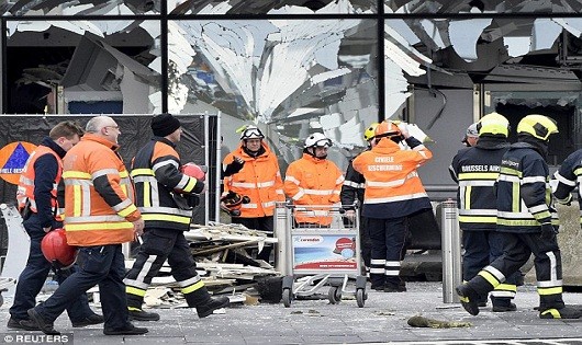 Đổ nát giữa thủ đô Brussels (Bỉ) sau các vụ tấn công khủng bố.