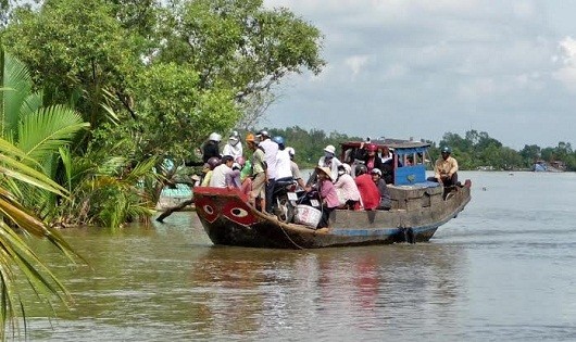 Mong luật không  bị “nước cuốn trôi”