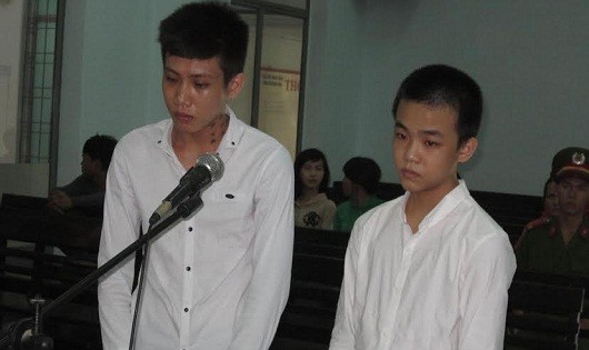 Bị cáo Huỳnh Tấn Diệm và  Đỗ Minh Hiếu.