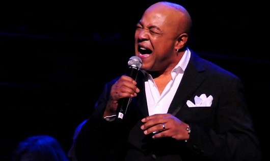 Huyền thoại âm nhạc thế giới Peabo Bryson.