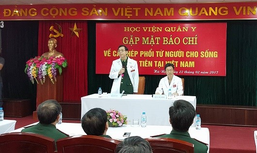 Thiếu tướng, Giáo sư Tiến sĩ Đỗ Quyết – Giám đốc Học viện Quân Y phát biểu tại buổi gặp mặt.