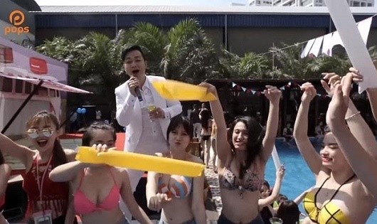 MV mặc bikini hát bolero remix... bị công chúng “ném đá”.