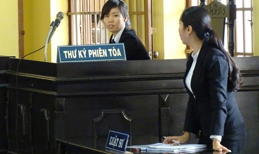 LS tham dự phiên tòa.