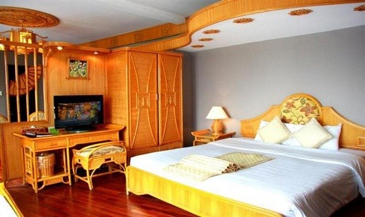 'Đau đầu' việc thu phí bản quyền tại khách sạn