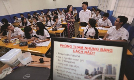 Nội dung giáo dục pháp luật đang có sự “quá tải” khi có rất nhiều ngành luật được tuyên truyền, giảng dạy trong nhà trường mà thiếu đi sự lựa chọn nội dung trong việc giáo dục pháp luật cho học sinh.Ảnh minh họa.