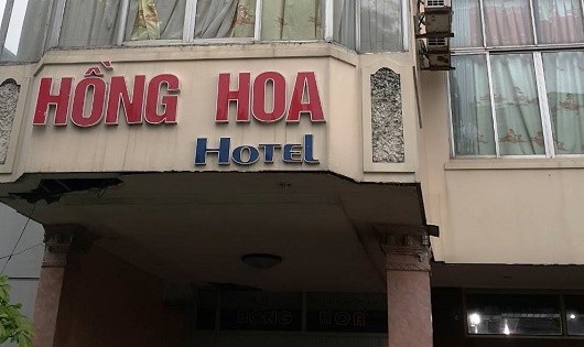 Khách sạn nơi xảy ra vụ bé trai 3 tuổi rơi từ tầng 5 xuống đất.