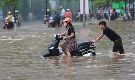 Ứng phó với bão số 6: Thông tin dự báo phải được truyền tải đến tận thôn, xóm