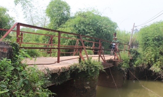 Ba Vì, Hà Nội:  Bất an vì cầu dân sinh xuống cấp