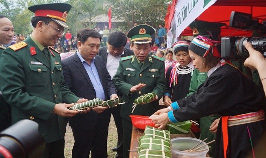 Thiếu tướng Đỗ Danh Vượng tại chương trình  “Xuân Biên phòng ấm lòng dân bản”