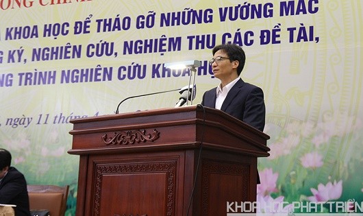 Phó Thủ tướng Vũ Đức Đam phát biểu tại buổi đối thoại.