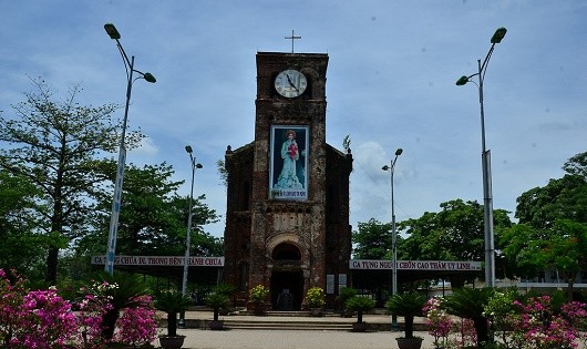 Chiêm ngưỡng Vương cung  thánh đường La Vang