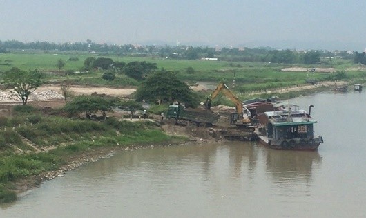 Bến bãi của gia đình ông Quảng. 