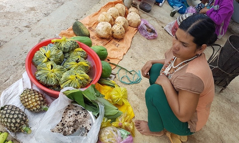 Một góc phiên chợ chiều 5.000 đồng ở vùng cao Tây Giang ngày cuối năm.