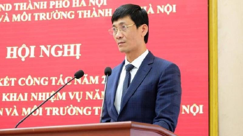 Phó giám đốc Sở TN&MT Hà Nội báo cáo tại hội nghị.