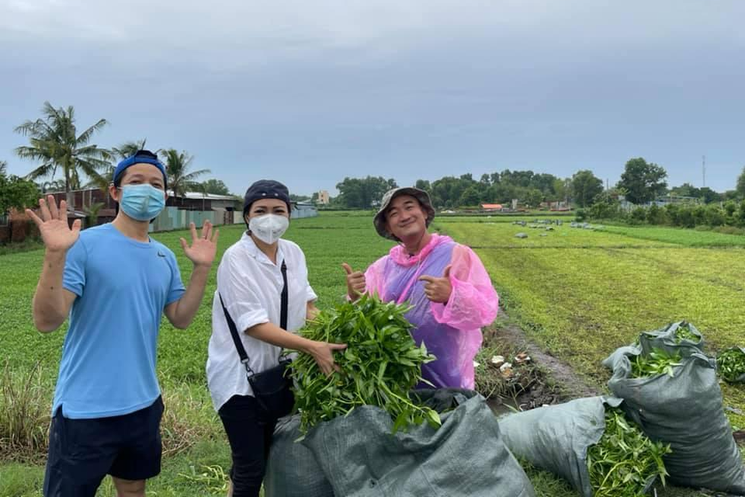 Nguyên do NSND Công Lý nhập viện; Phương Thanh cắt rau muống gửi tặng các khu phong tỏa; Trường Giang làm phụ hồ