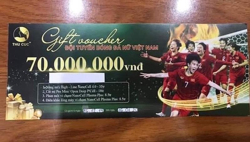 Thu Cúc lên tiếng vụ tặng nữ cầu thủ Việt Nam voucher nâng mũi, cắt mí