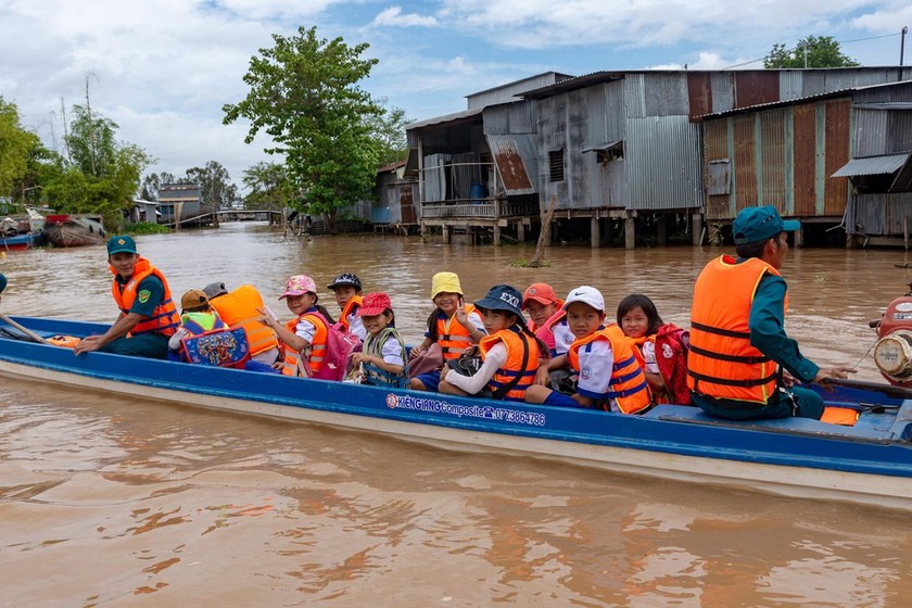 Trong thảm họa thiên tai, trẻ em, phụ nữ là những nhóm yếu thế và dễ bị tổn thương (ảnh minh họa)