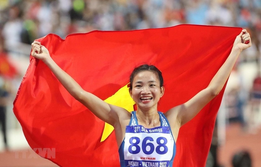 Nguyễn Thị Oanh đoạt huy chương Vàng 1.500m điền kinh trong nhà châu Á