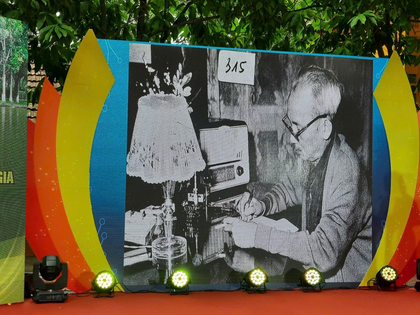Khu Di tích thực sự là “địa chỉ thiêng liêng” về học tập, lan tỏa tư tưởng, đạo đức, phong cách Hồ Chí Minh. Ảnh T.A