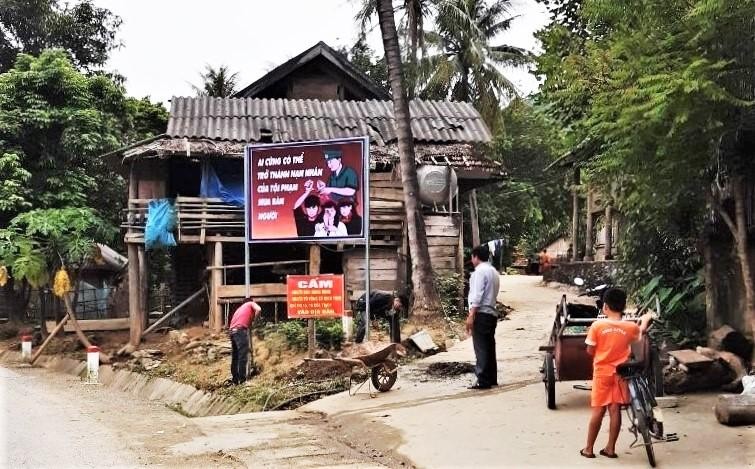 Pano tuyên truyền phòng, chống mua bán người tại huyện Kỳ Sơn, Nghệ An