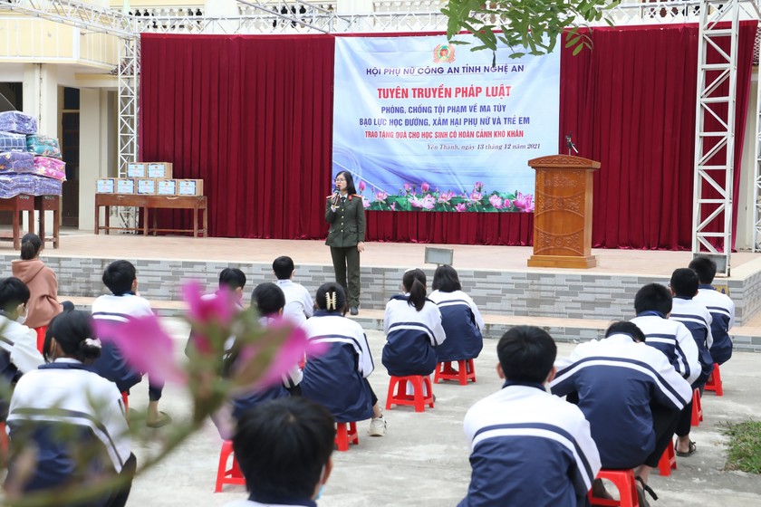 Tuyên truyền pháp luật về phòng, chống tệ nạn về ma túy, bạo lực học đường, xâm hại phụ nữ và trẻ em