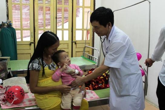 Nghệ An: Cháu bé 22 tháng tuổi nhiễm trùng uốn ván qua cơn nguy kịch