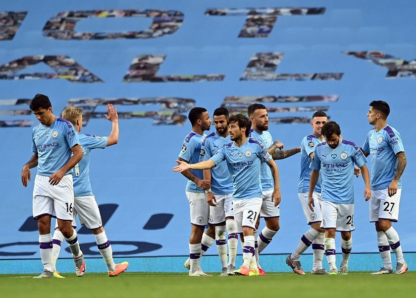 Chiếc cúp UEFA Champions League: Cờ đã đến tay Man City?