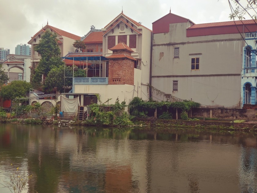 Văn Giang (Hưng Yên): Cán bộ thôn nhiều vi phạm, thiếu gương mẫu nhưng chỉ bị... khiển trách