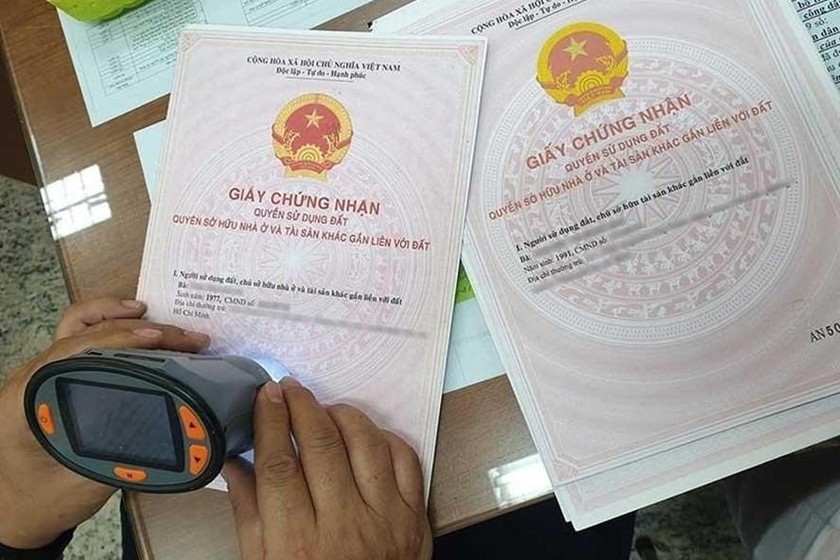 “Của chồng công vợ”, nhà đất chung phải ghi tên cả vợ chồng