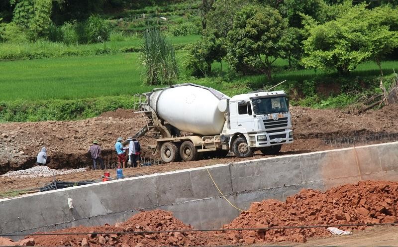 Huyện Yên Châu nâng cao chất lượng các công trình xây dựng cơ bản.