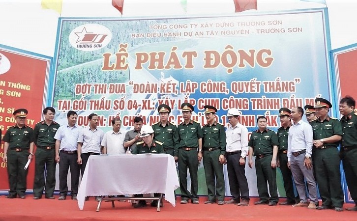 Binh đoàn 12 phát động thi đua “Đoàn kết, lập công, quyết thắng" trên công trường hồ chứa nước Ea H'leo 1 hôm 28/12.