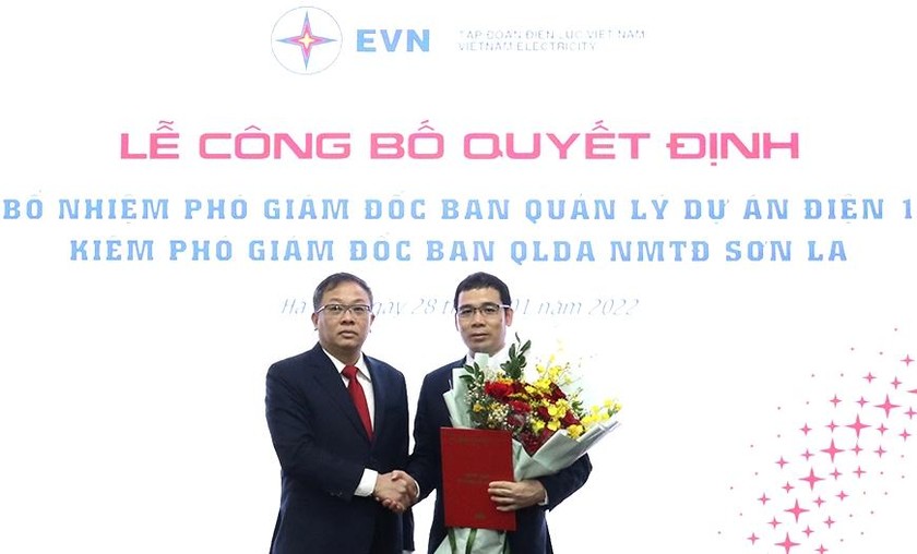 Phó Tổng Giám đốc EVN trao quyết định bổ nhiệm cho ông Đào Trọng Sáng