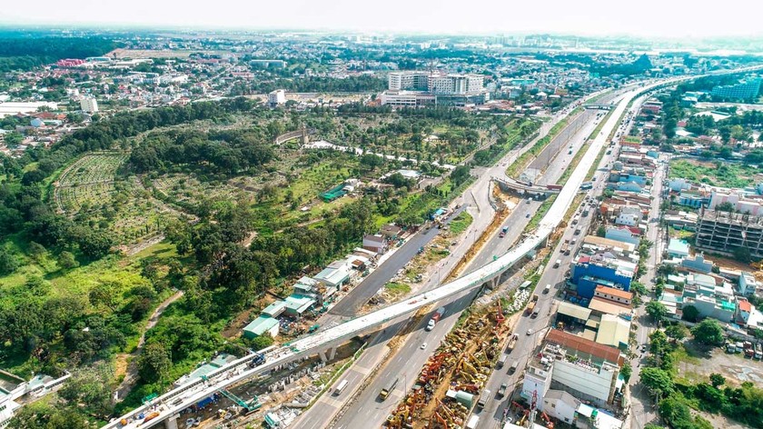 Hạ tầng giao thông đô thị đa phương thức tại khu Đông có nhiều chuyển biến mạnh mẽ. 